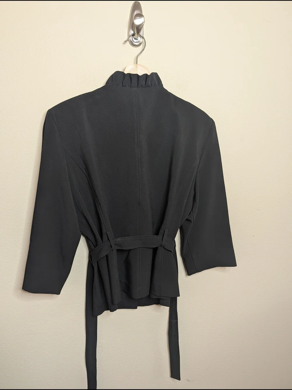 T. Milano Stretch Black Cropped Jacket Size 18 Ruffle Collar Tie Belt